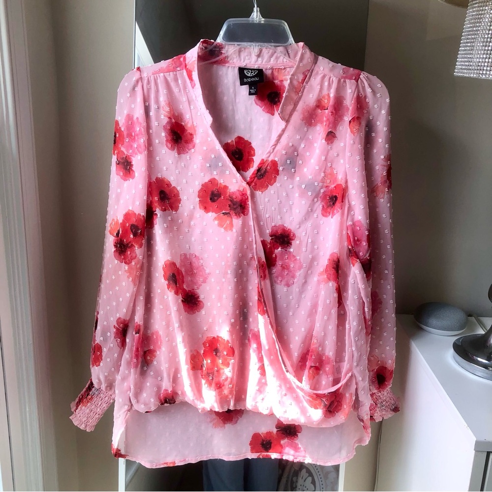 😍 Bobeau Pink and Red Floral Blouse